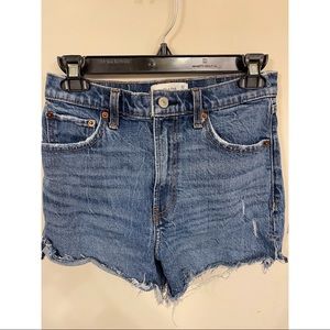 Abercrombie High Rise 4” Short